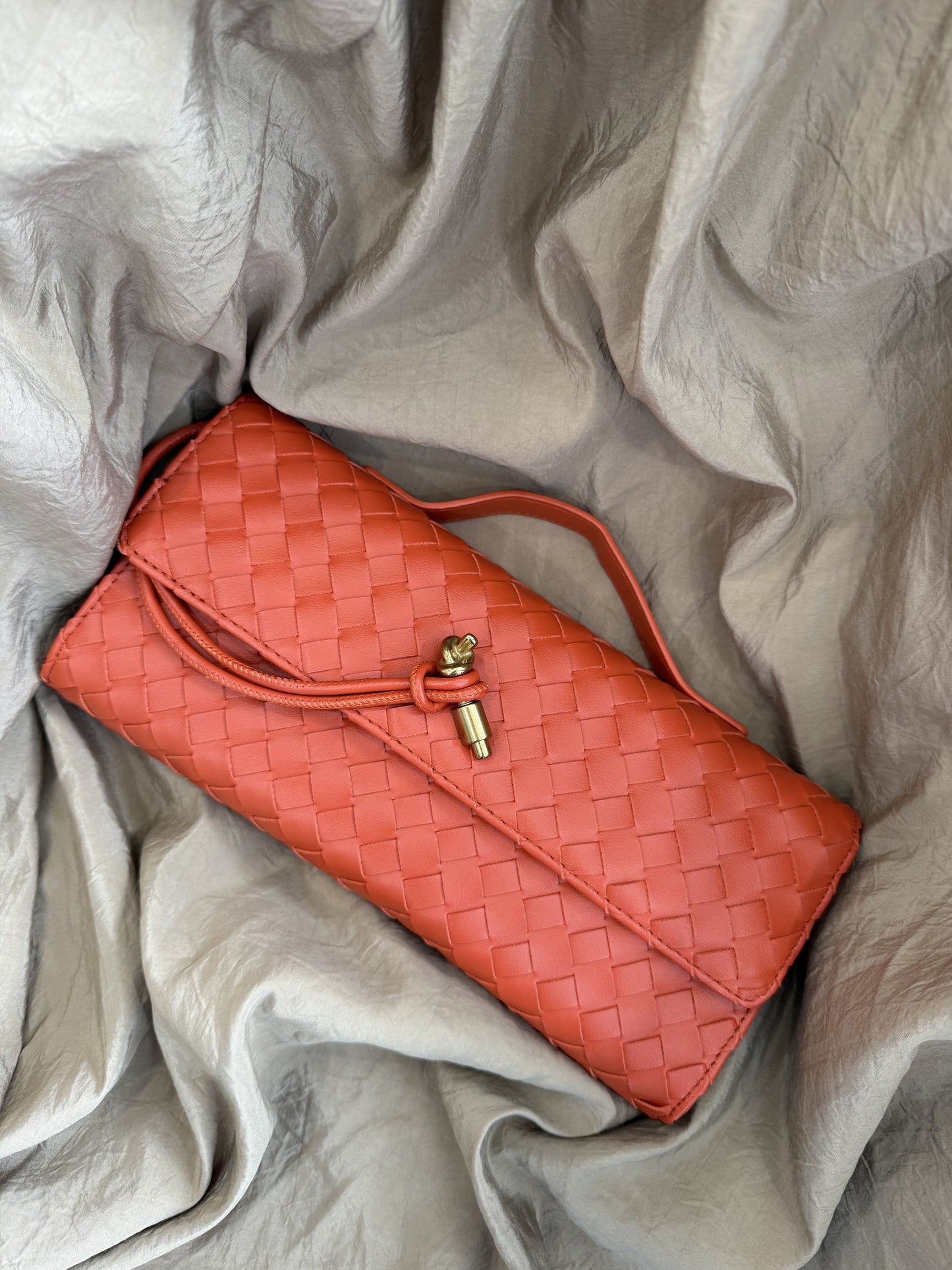 MILA - CLUTCH BAG (ORANGE)