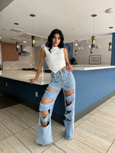 Load image into Gallery viewer, Jazlyn-Pearl Ripped Jeans
